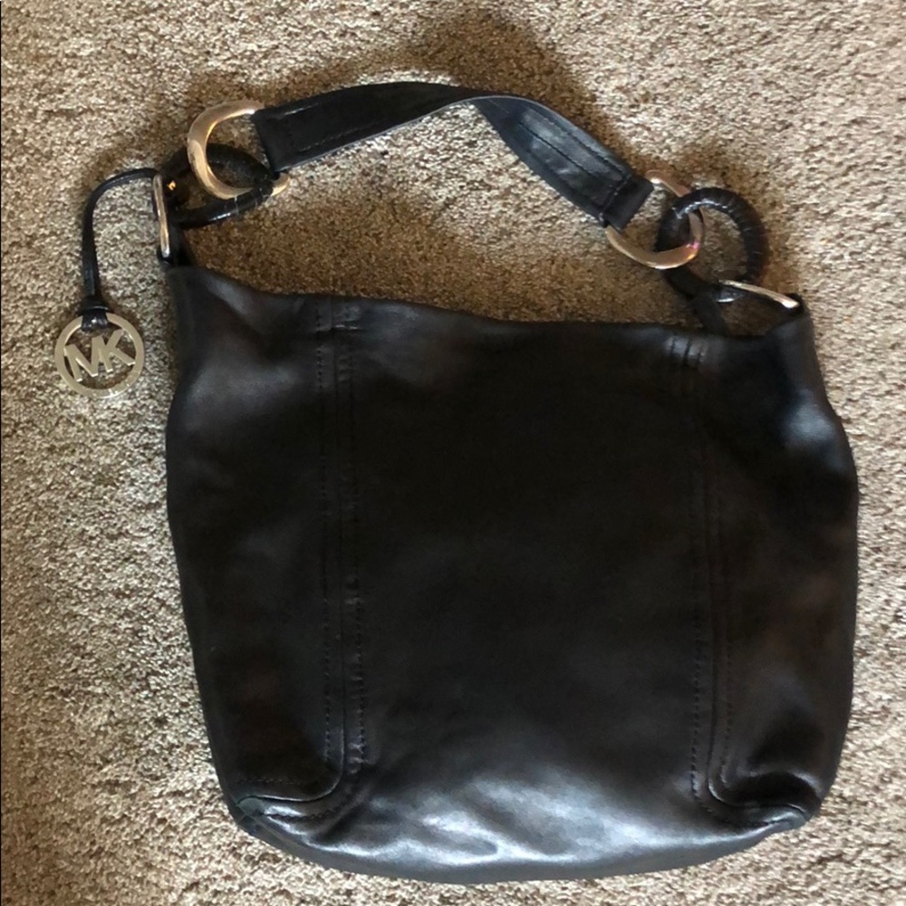 👗Michael Kors black shoulder purse, used twice.